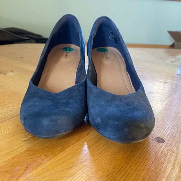 Clarks blue velvet slip on wedge - Picture 2 of 6